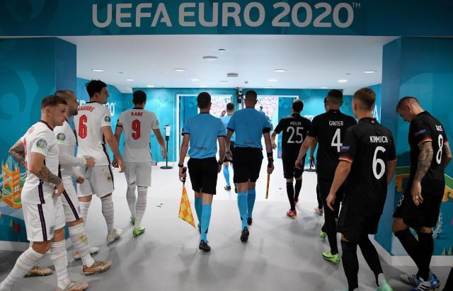 金年会官网-【现场手记】德国出局，英德球迷大合唱《足球回家》！